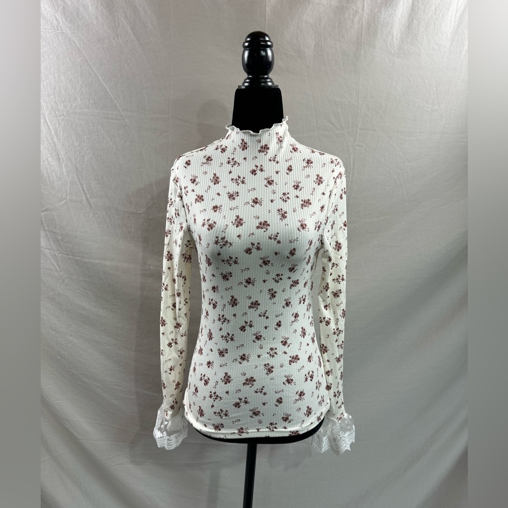 Rib Knit Ditsy Floral Print Embroidery Mesh Flare Sleeve Mock Neck Tee - Picture 6 of 9